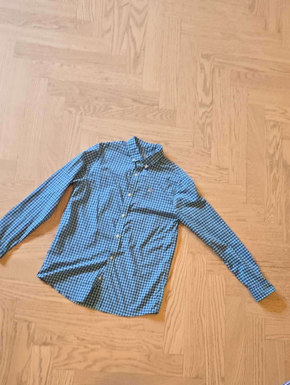 Boys 16 large  Vineyard Vines Blue Gingham Performance Shirt